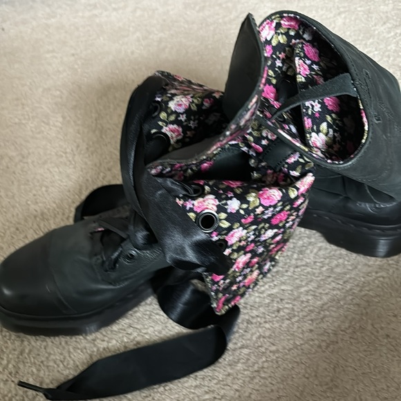 Dr Martins Boots Fold Over Ribbon Laces Brown Womens 7 - Picture 5 of 5